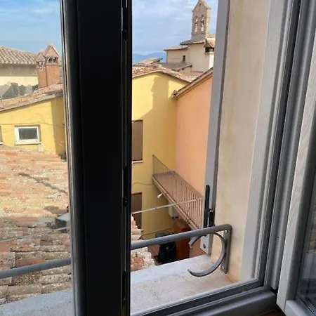 La Casa Nel Borgo 蒙泰卡斯特里利